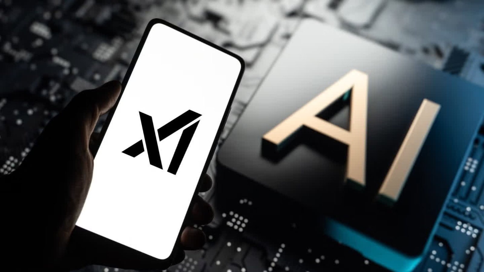 xAI logo na telefóne vedľa AI čipu – symbol prepojenia SpaceX, Starlink a AI projektov Elona Muska